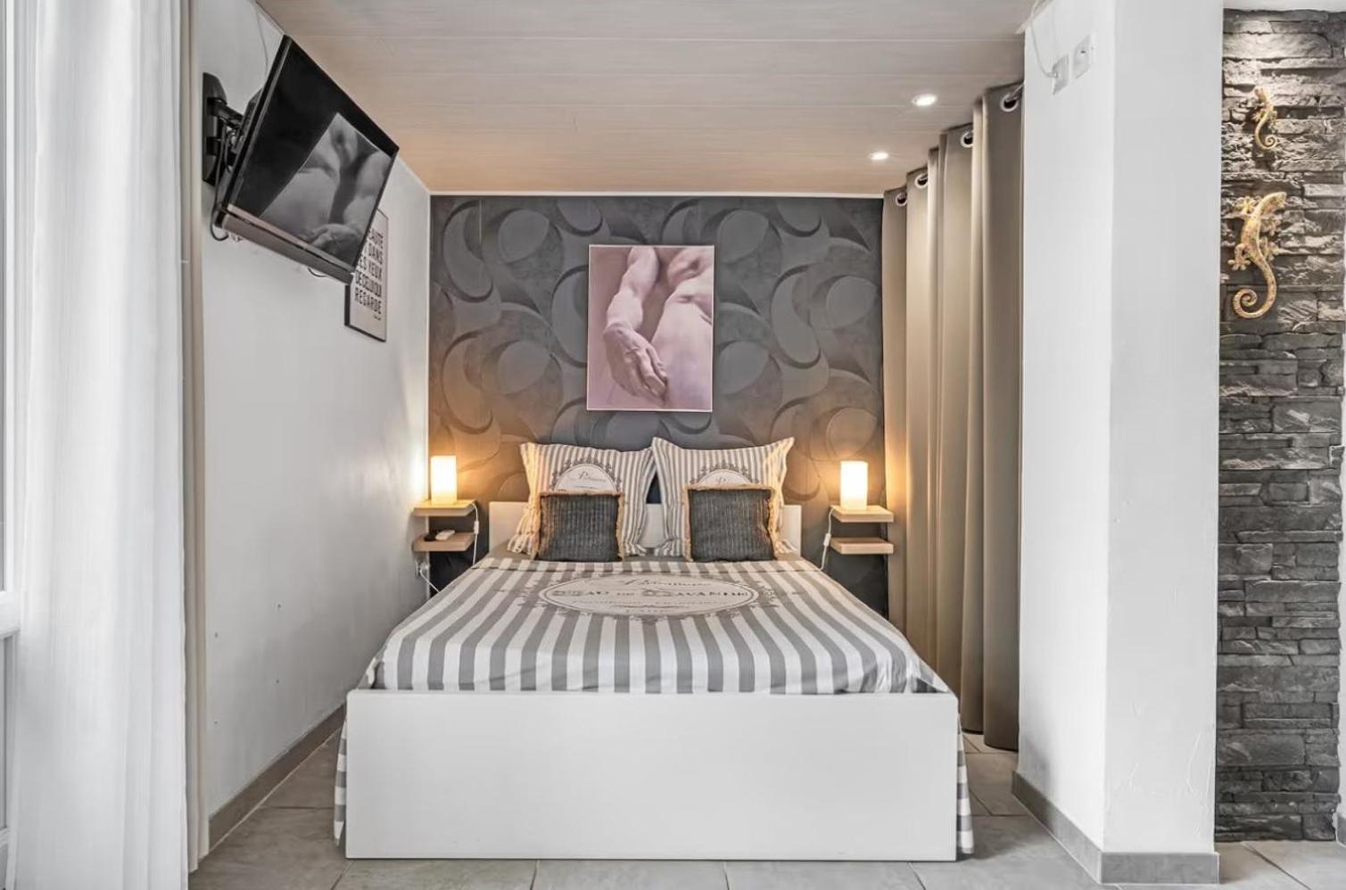 Studio Villa Nui Cuers Luaran gambar
