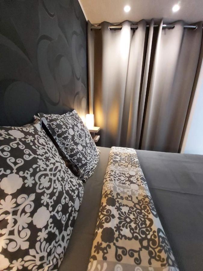 Studio Villa Nui Cuers Luaran gambar
